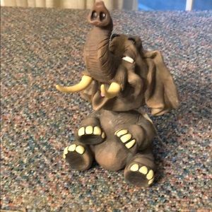 Elephant bobble head.